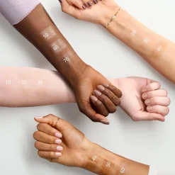 essence Booster illuminante MAGIC FILTER 40 - Tan Clearance