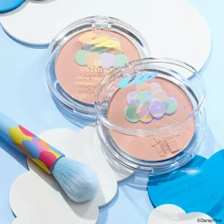 essence Disney Pixar Up Cipria compatta correttiva del colore Fashion