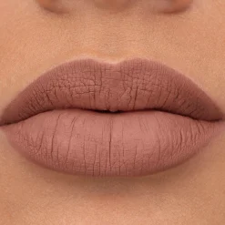 essence 8h matte rossetto liquido 01 - Cinnamon Spice Store