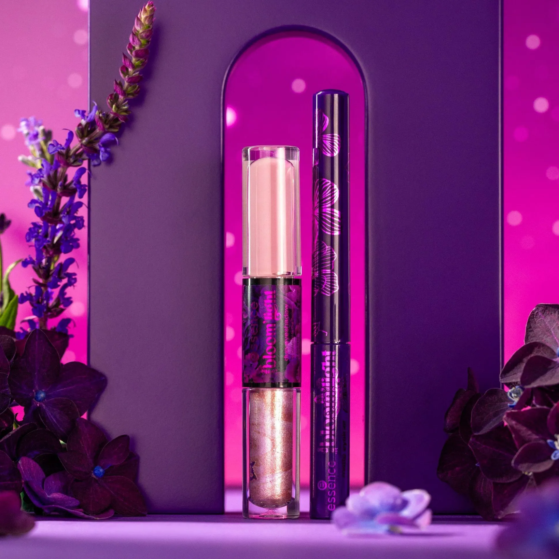essence in the bloom'light matte eyeliner Clearance