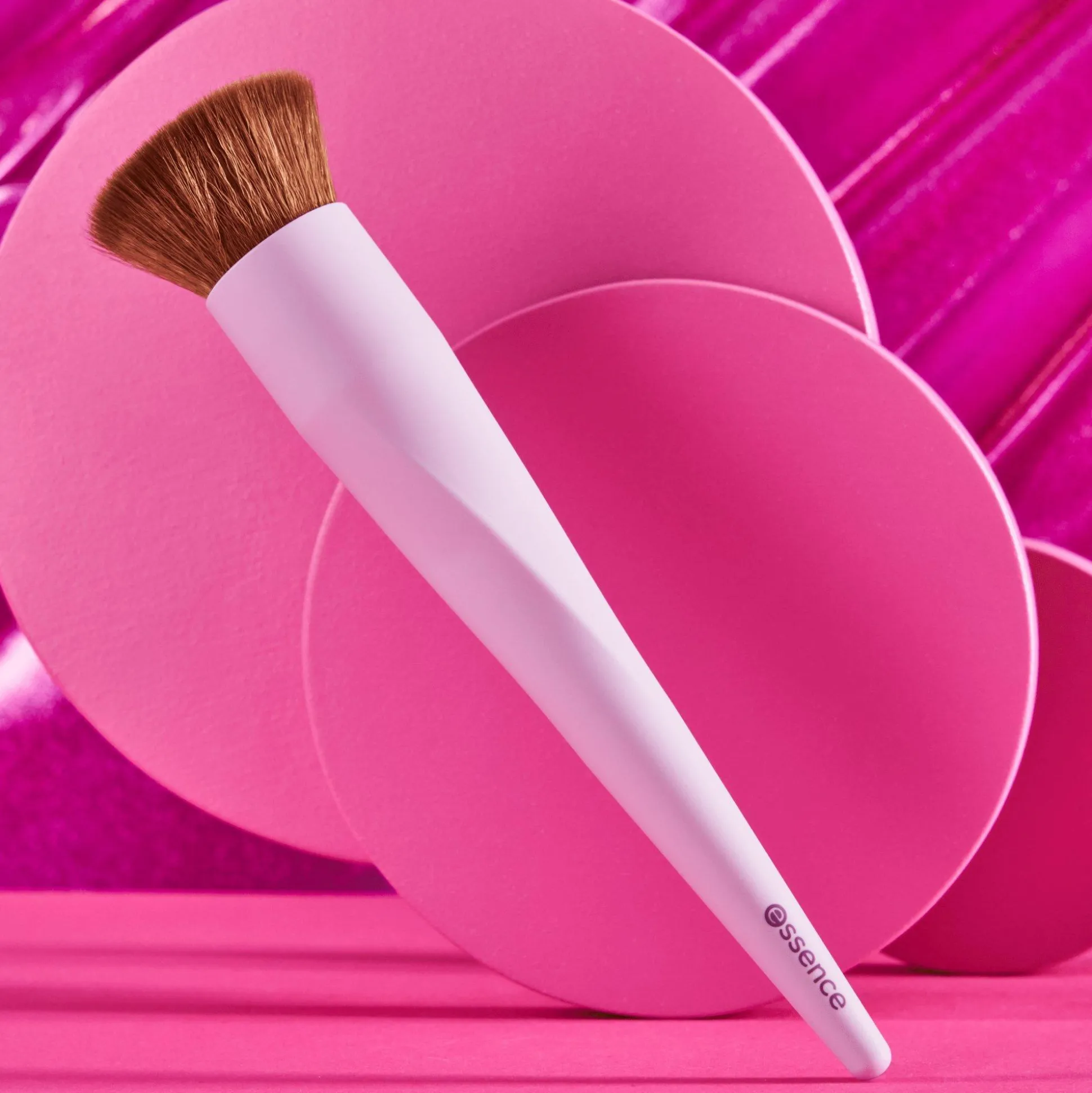 essence PENNELLO VISO MAKE UP BUFFER Fashion