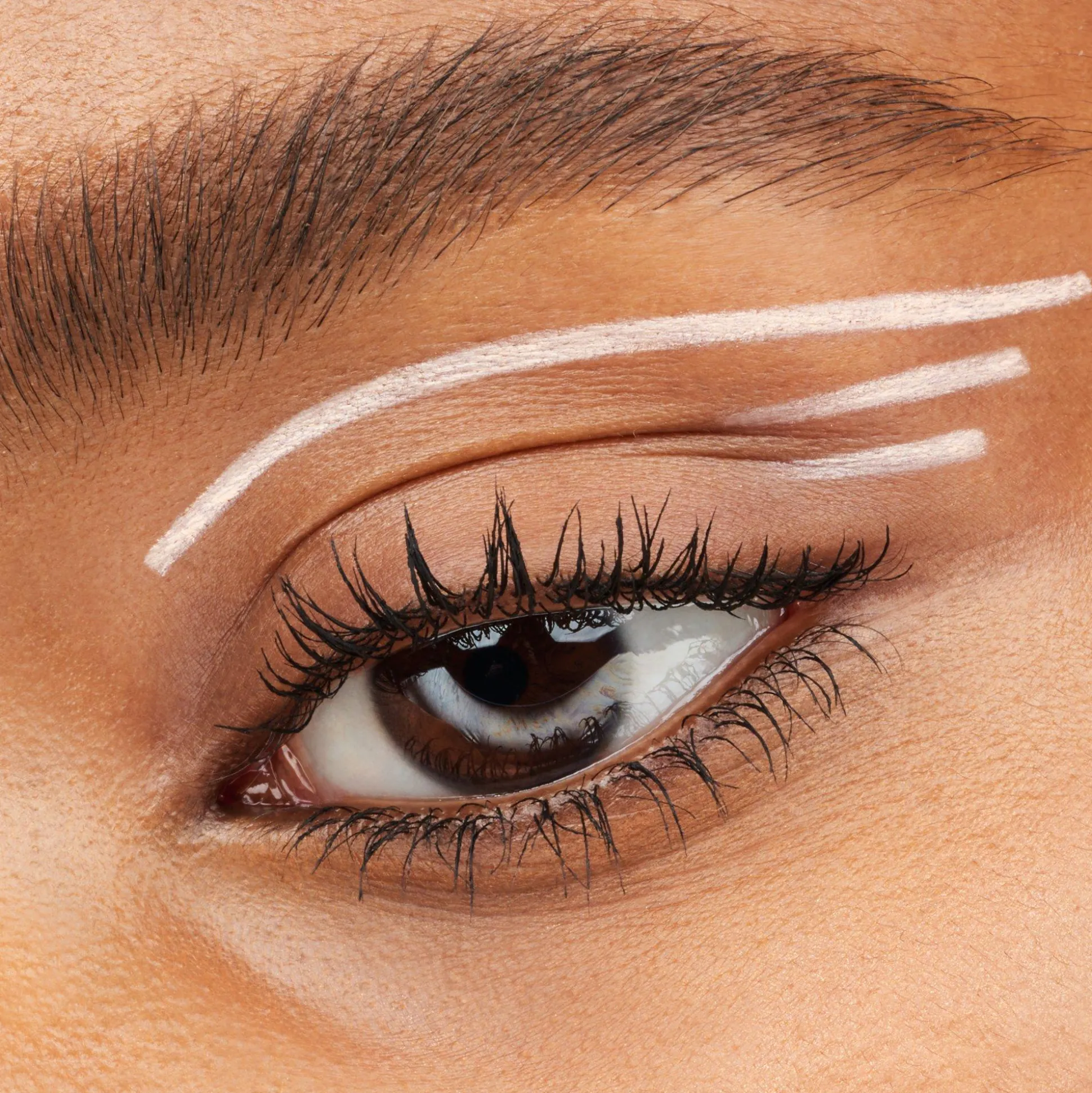 essence STAY & PLAY eyeliner in gel 03 - Silky Nude New